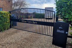 0110 Farm Driveway Gate