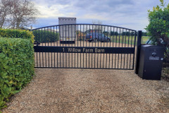 0110 Farm Driveway Gate